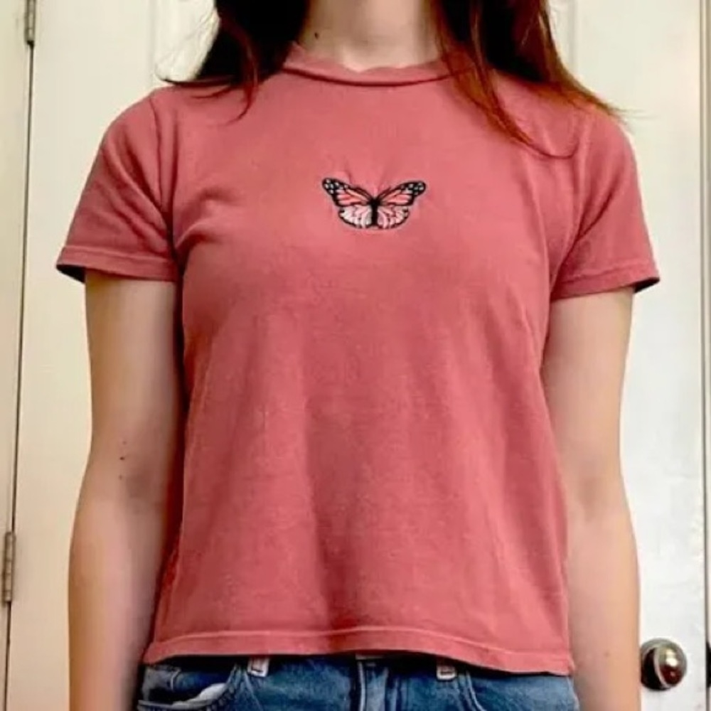 Brandy Melville Butterfly Embroidered Mauve/Pink Cropped T-Shirt